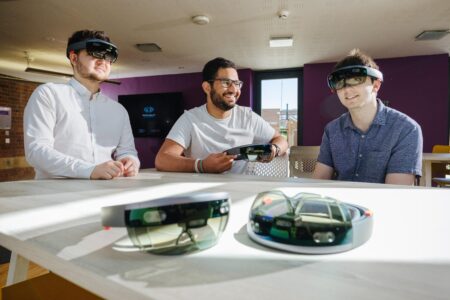 University of Hull and VISR launch world’s first mixed reality summer school – Microsoft UK Stories