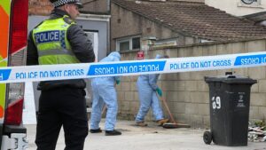 Met Police remain in Swindon after ‘terrorist’ arrested in town centre – Wiltshire 999s