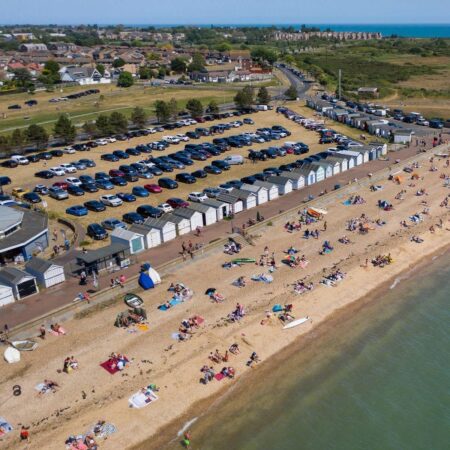 Essex seaside town crowned UK’s top destination for beer gardens – Essex Live