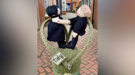Syston Knitting Banxy recreates VE day party conga in Leicester – BBC