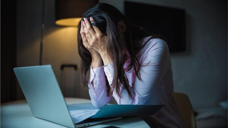 Woman suffers racially motivated verbal abuse and was physically assaulted on-board a bus in the University Avenue area of south Belfast – Belfast News Letter