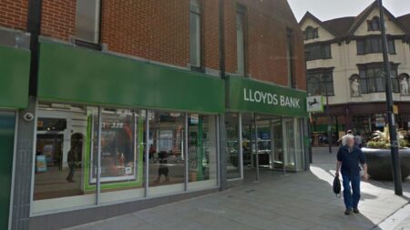 Lloyds Bank ‘deeply saddened’ after customer stabbed to death in Derby city centre branch – Derbyshire Live