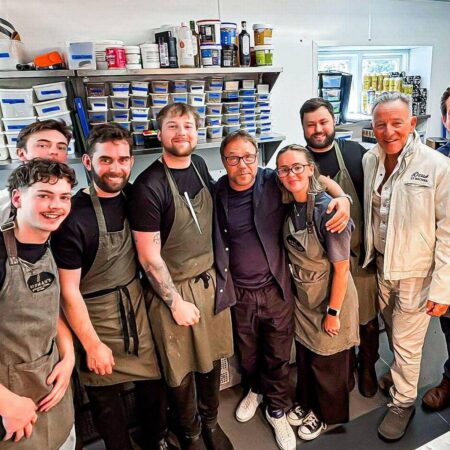 Bruce Springsteen pictured eating out in Huddersfield with legendary UK actor – Manchester Evening News