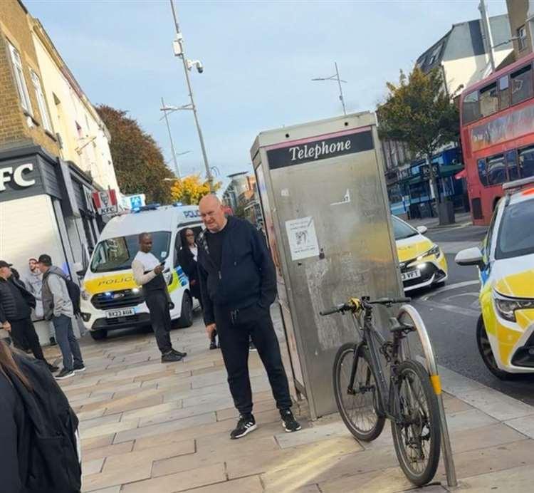 Bexleyheath stabbing: Schoolboy, 13, found stabbed as ‘juvenile’ arrested – The Mirror