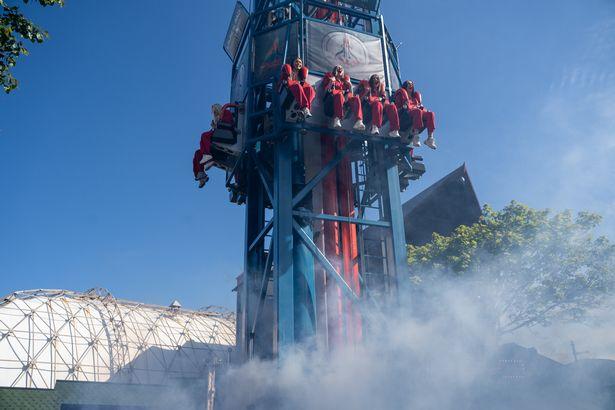 Blackpool Pleasure Beach blasted over ‘scandalous’ ticket price for non riders – Manchester Evening News