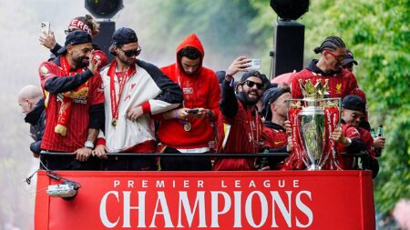 Liverpool: New footage from Premier League victory parade incident – Sky News