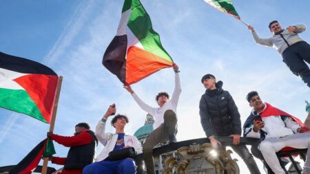Belfast: PSNI defend arrests of pro-Palestine protestors at Barclays – BBC