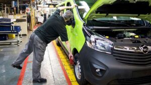 Vauxhall closes van-making factory in Luton – Yahoo