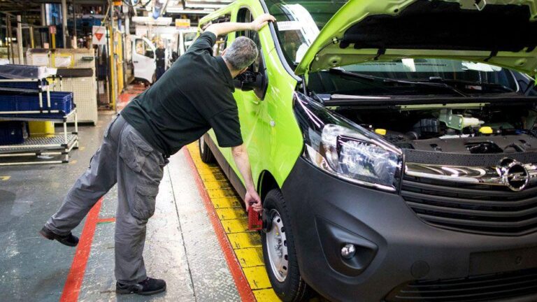 Vauxhall closes van-making factory in Luton – Yahoo