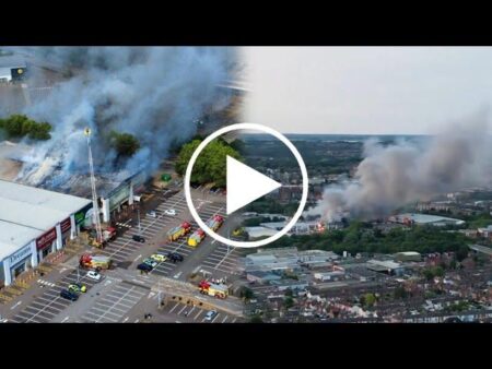 Retail park in Northampton handed back to owners after major fire – BBC