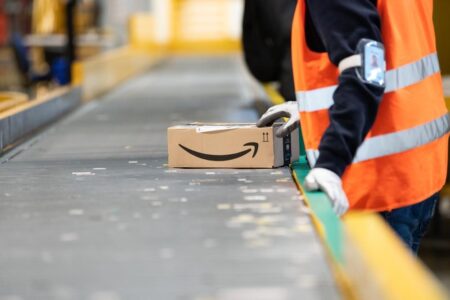 Amazon launches £500 million state-of-the-art fulfilment centre in Leeds, creating more than 2,000 new jobs – About Amazon