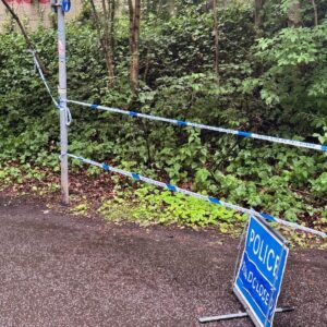 Gang war cops find gun in Edinburgh path after police shut down area – Daily Record