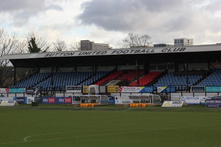 Sutton United partner with Parkinson’s UK – Sutton United Football Club