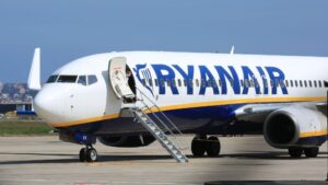Ryanair announces major change to ‘free’ luggage limit ‘in weeks’ – Belfast Live