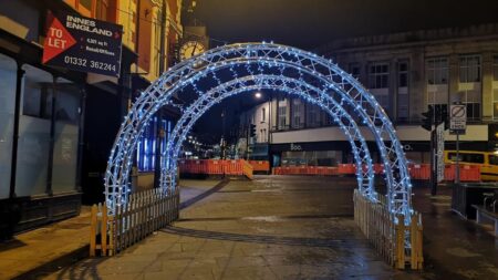 Derby shoppers’ mixed feelings over festive city lights – BBC