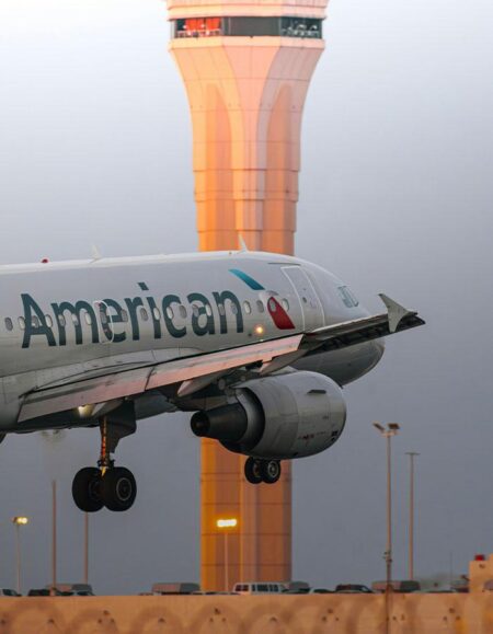 American Airlines flight lands in Edinburgh after ’emergency onboard’ – Yahoo