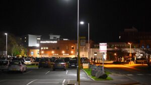 Man in hospital and two arrested after incident outside Wirral pub – Wirral Globe