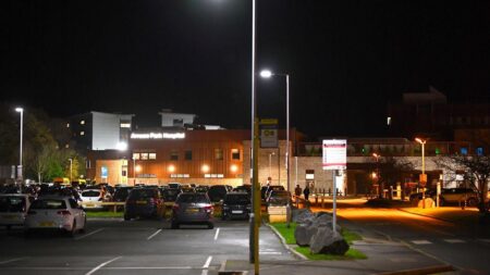 Man in hospital and two arrested after incident outside Wirral pub – Wirral Globe