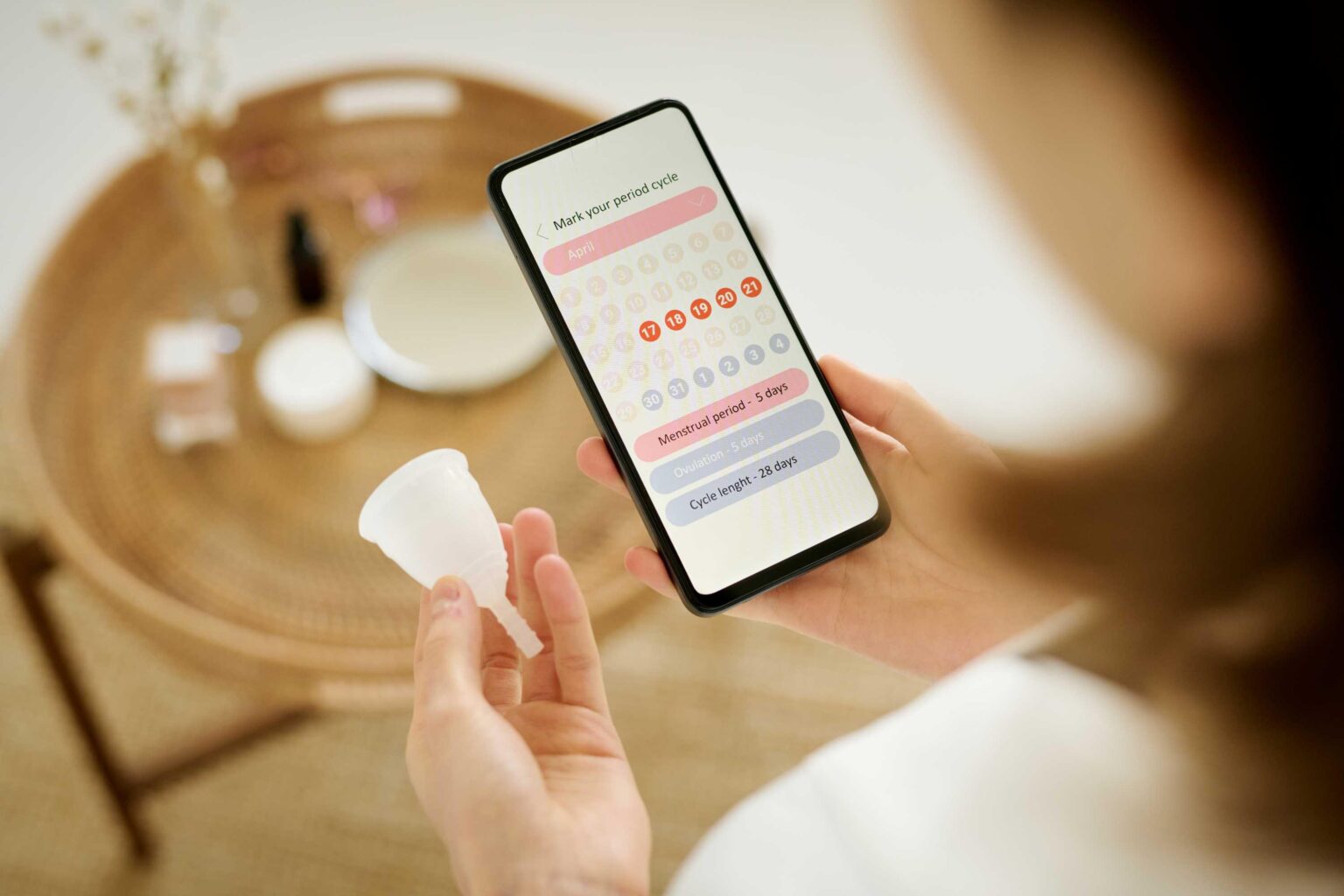 Menstrual tracking app data is a ‘gold mine’ for advertisers that risks women’s safety – report – University of Cambridge