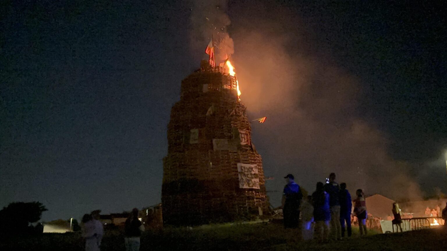 Stormont minister criticises bonfire at asbestos site as Kneecap effigies and Irish language signage destroyed – Belfast Telegraph