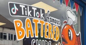 Coventry chip shop goes viral over Black Country delicacy battered chips – Yahoo Home