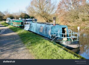 Manchester: Narrowboat homes ‘at risk’ from low water levels – BBC