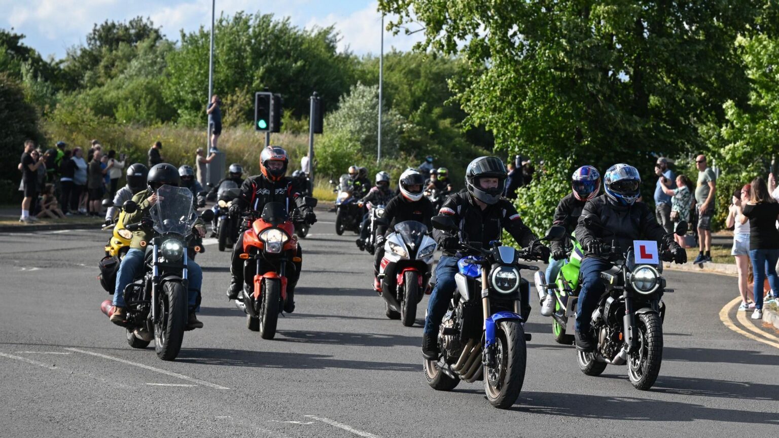 Swindon motorbike convoy escort bullied teen to prom – BBC