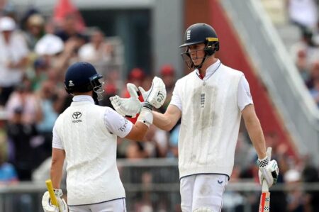 Duckett, Crawley onslaught give England advantage over India – Daily Excelsior