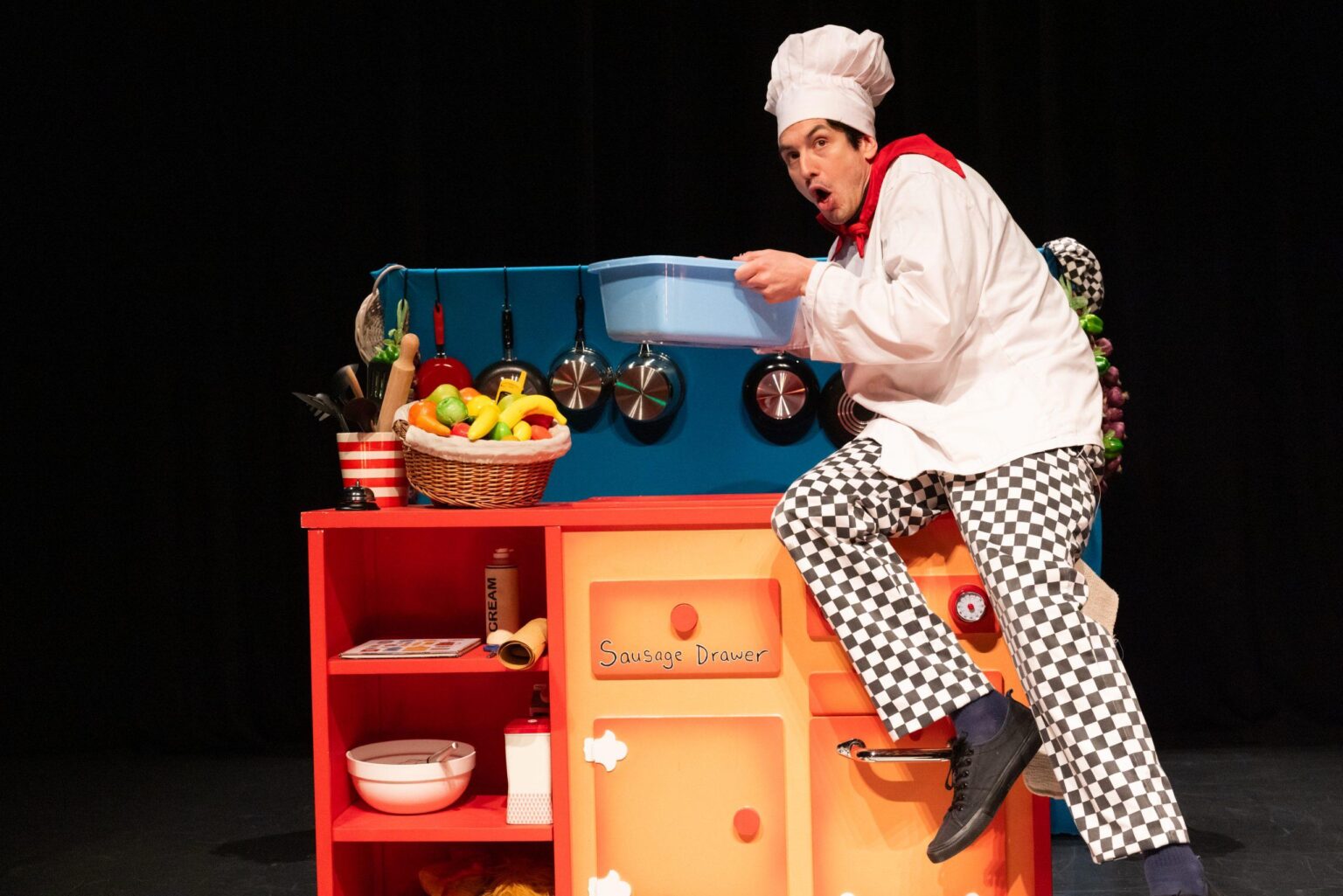 Edinburgh Fringe family survival guide with quiet spots and kid-friendly eateries – Yahoo Home