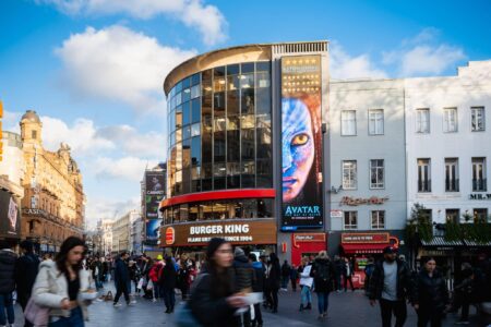 First look pics as Freakier Friday London premiere takes over Leicester Square – LondonWorld