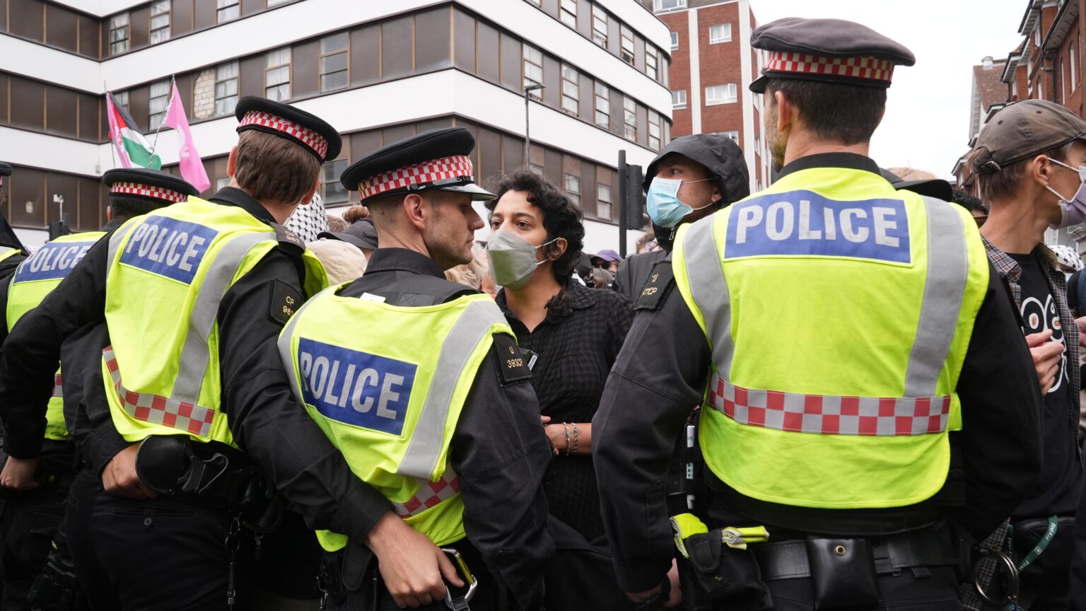 Police impose restrictions ahead of asylum hotel demonstration in Islington – London Evening Standard