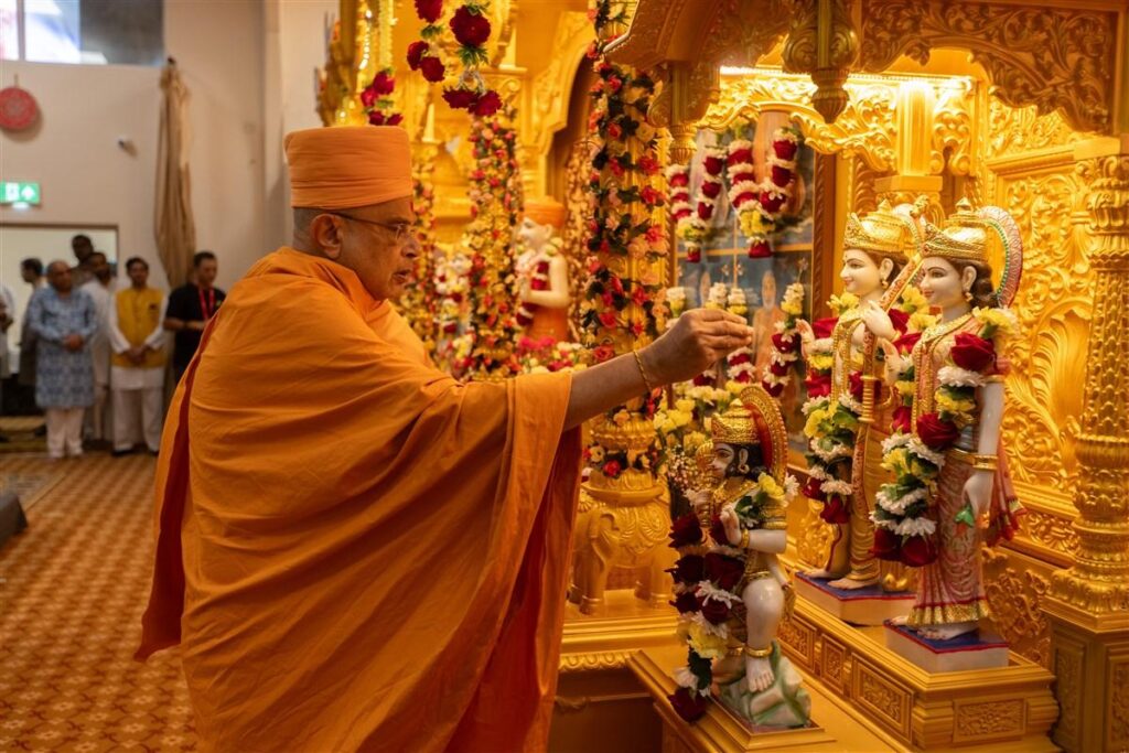 20th Anniversary Celebrations, Southend-on-Sea, UK – BAPS Swaminarayan Sanstha