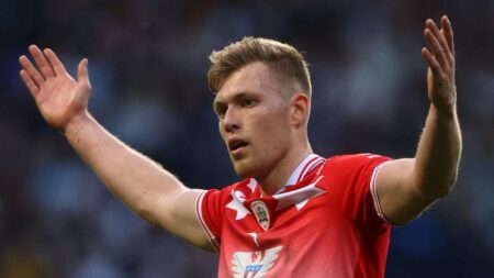 Jordan Rhodes: Striker excited to play for Nigel Clough at Mansfield Town – BBC