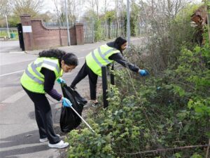 Great British Spring Clean, Milton Keynes, UK – BAPS Swaminarayan Sanstha