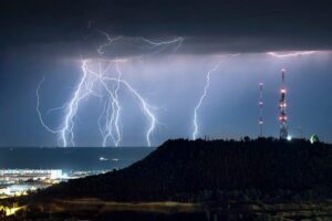 Met Office issue Stoke-on-Trent thunderstorm weather warning – Yahoo News UK