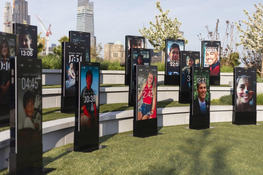 Prince Harry unveils WW1 Memorial Arch in Folkestone – BBC