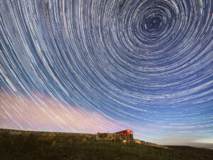 Shooting stars visible across the UK in annual Perseid meteor shower – Swindon Advertiser