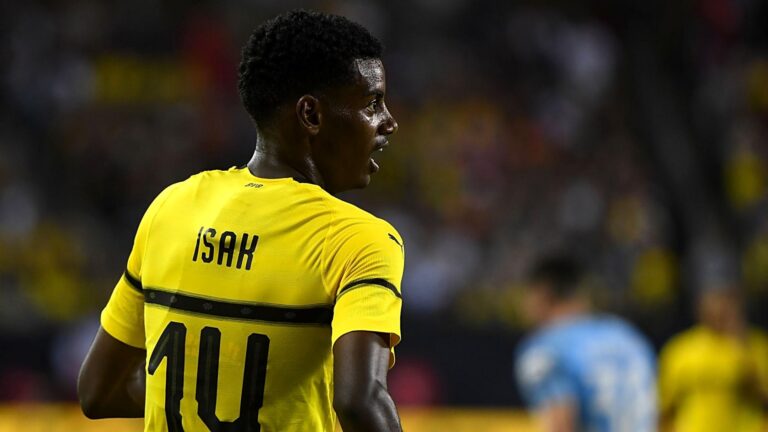 Alexander Isak handed shirt number by Newcastle despite speculation over future – Slough Observer