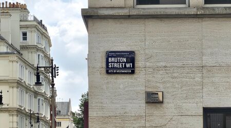 New street signs in Westminster honours Queen Elizabeth II’s birthplace – Westminster City Council
