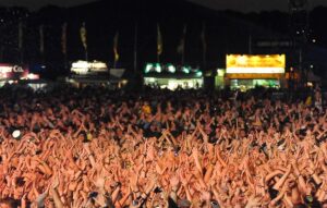 Reading and Leeds Festival fans speculate over ‘secret sets’ as event gets underway this weekend – Manchester Evening News