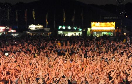 Reading and Leeds Festival fans speculate over ‘secret sets’ as event gets underway this weekend – Manchester Evening News