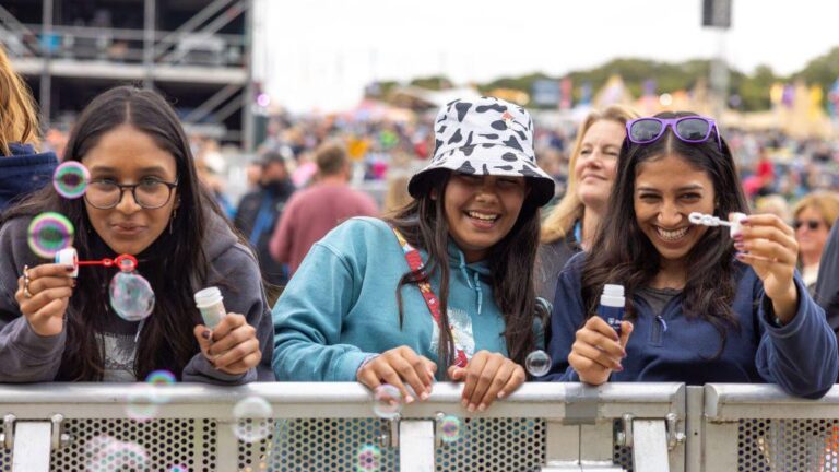 Radio DJ Chris Evans moves CarFest event to Silverstone circuit in Northamptonshire – Northampton Chronicle and Echo