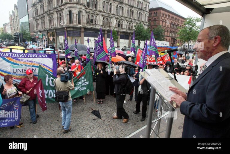 Belfast: Anti-racism rally held after days of violence – BBC