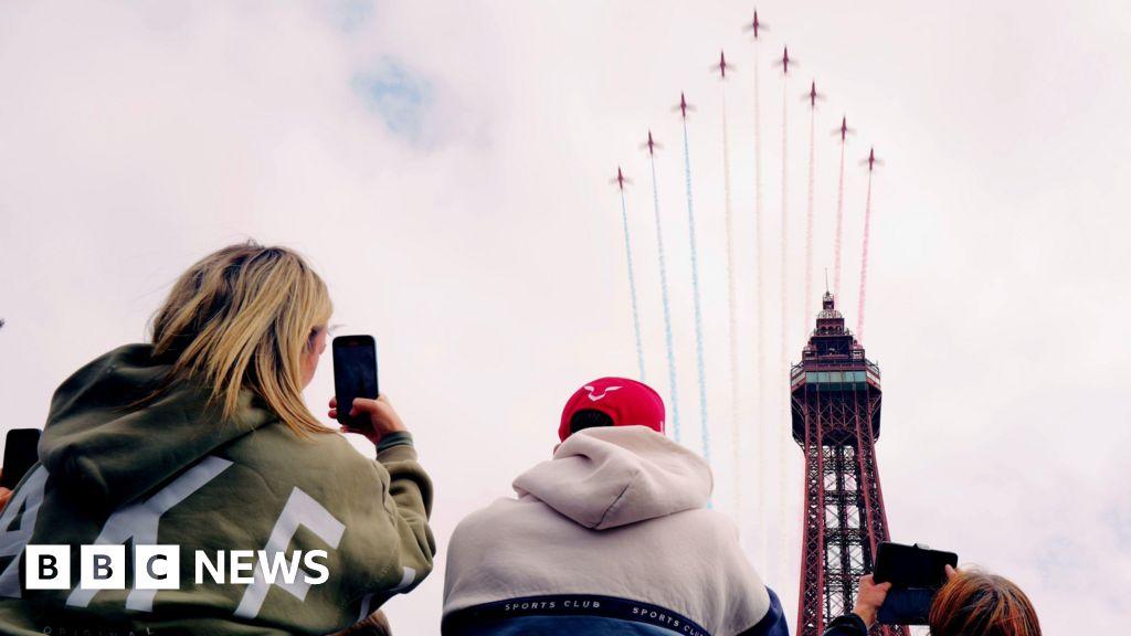 Blackpool Air Show flypasts attended by thousands – BBC