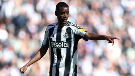 Liverpool spend British record fee in signing of Newcastle striker Isak – France 24