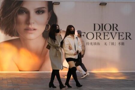 China accuses Dior’s Shanghai branch of illegal data transfer – FashionNetwork.com