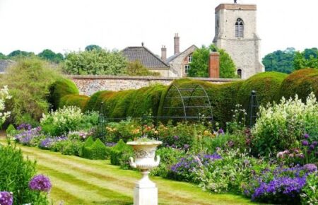 Bishop’s Garden open for Age UK Norwich this Sunday June 1 – Diocese of Norwich