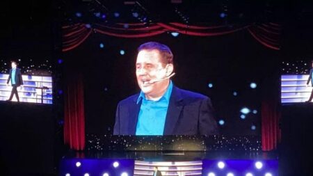 Peter Kay postpones Nottingham gigs after ‘routine kidney stone procedure’ – BBC