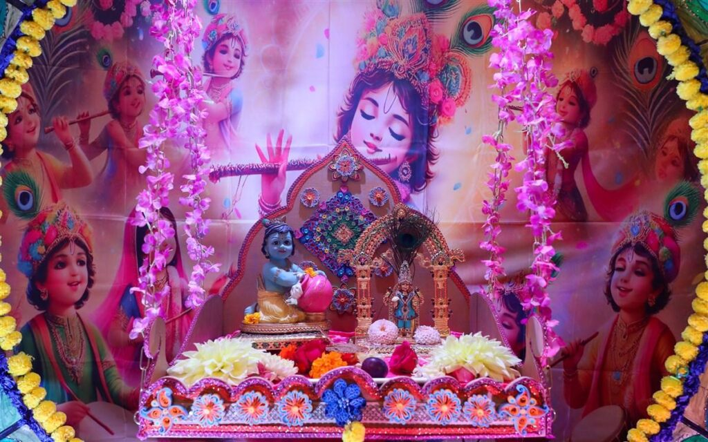 Shri Krishna Janmashtami Celebrations, Crawley, UK – BAPS Swaminarayan Sanstha