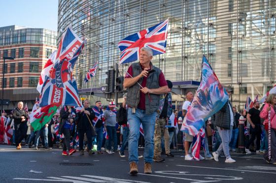 Tens of thousands join far-right rally in London where Charlie Kirk was mourned – NBC News